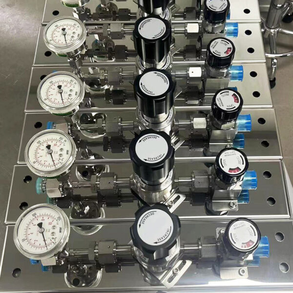 Gas-Changeover-Manifold-4 High Purity Semi-Auto Stainless Steel Changeover Manifolds