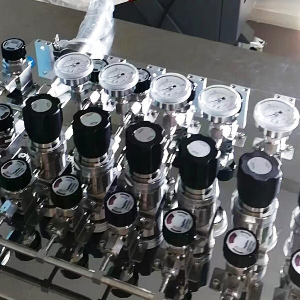 Specialty gas changeover manifold systems Specialty gas changeover manifold systems