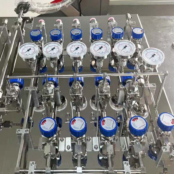 Specialty gas changeover manifold systems