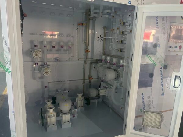 Ultra-High Purity CDS and CDM Chemical Delivery and Dilution for Semiconductor Manufacturing (9) Ultra High Purity Diaphragm Valves and Pressure Regulators for Reliable Ultra High Purity Liquid Chemical Handling Systems
